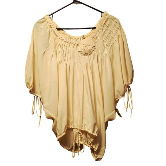 Robbi & Nikki Tops - Robbi & Nikki cream peasant blouse size medium